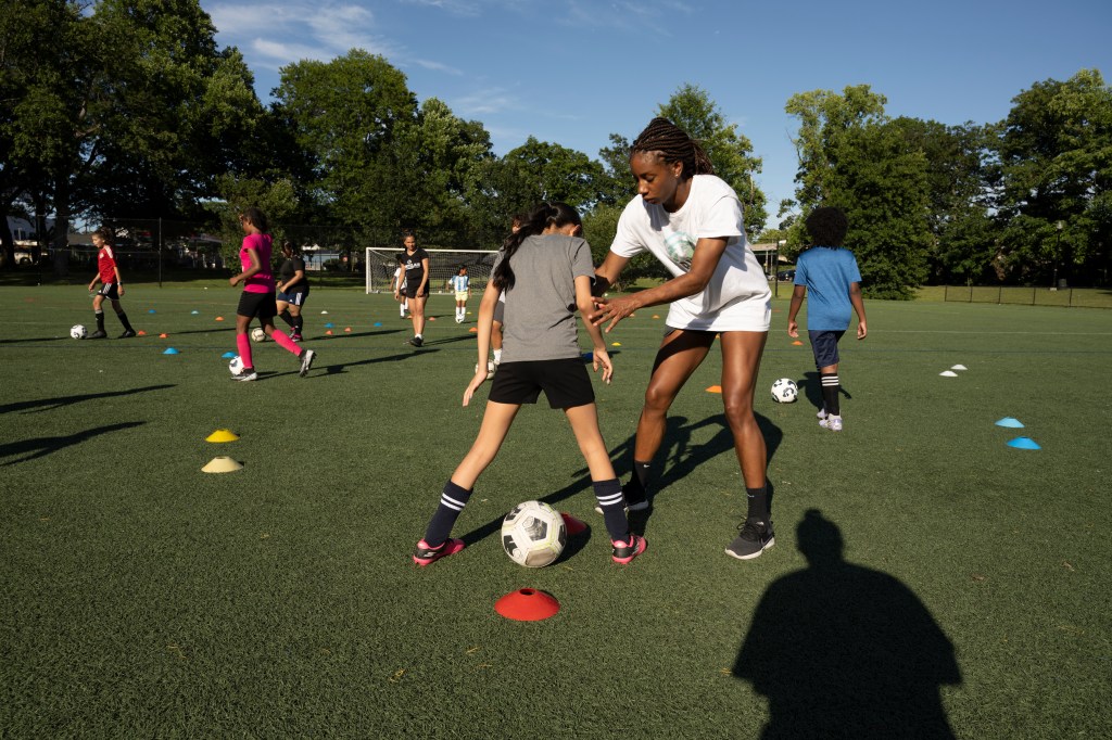 The current image has no alternative text. The file name is: hawksfc_151.jpg